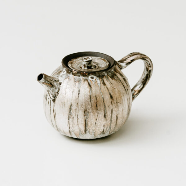 Ceramiczny Czajniczek do Parzenia Herbaty z Czarnej Gliny