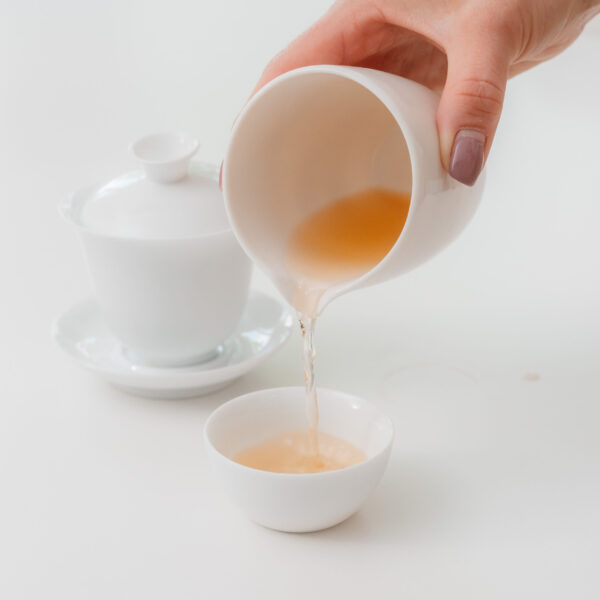 Porcelanowy Zestaw Gong Fu Cha: Gaiwan + Gong Dao Bei + 2 Czarki
